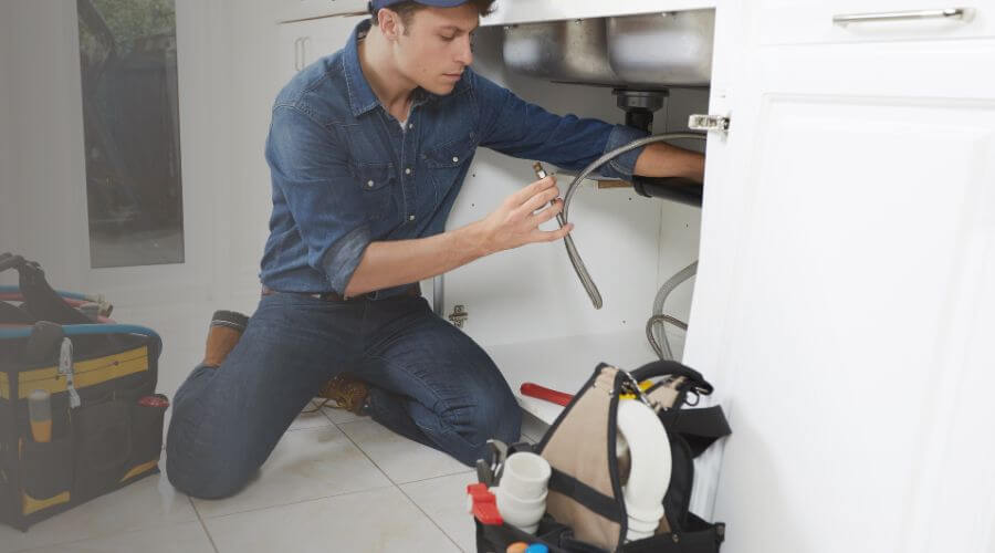 Expert burst pipe repair services in Elnora, IN